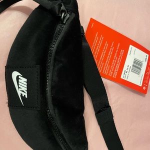 Mini Nike velvet Fanny pack nwt